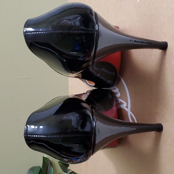 Christian Louboutin | Top Street 85 Black Patent Leather Pumps Sz 
